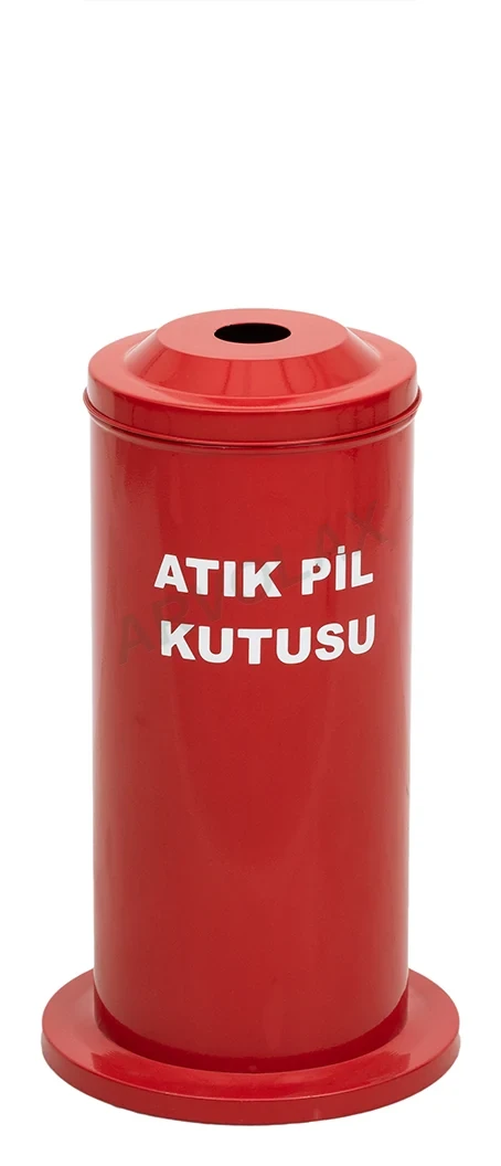 Atık Pil Kutusu – Ø 21 cm, yükseklik 40 cm – Kırmızı silindirik, yuvarlak üst girişli